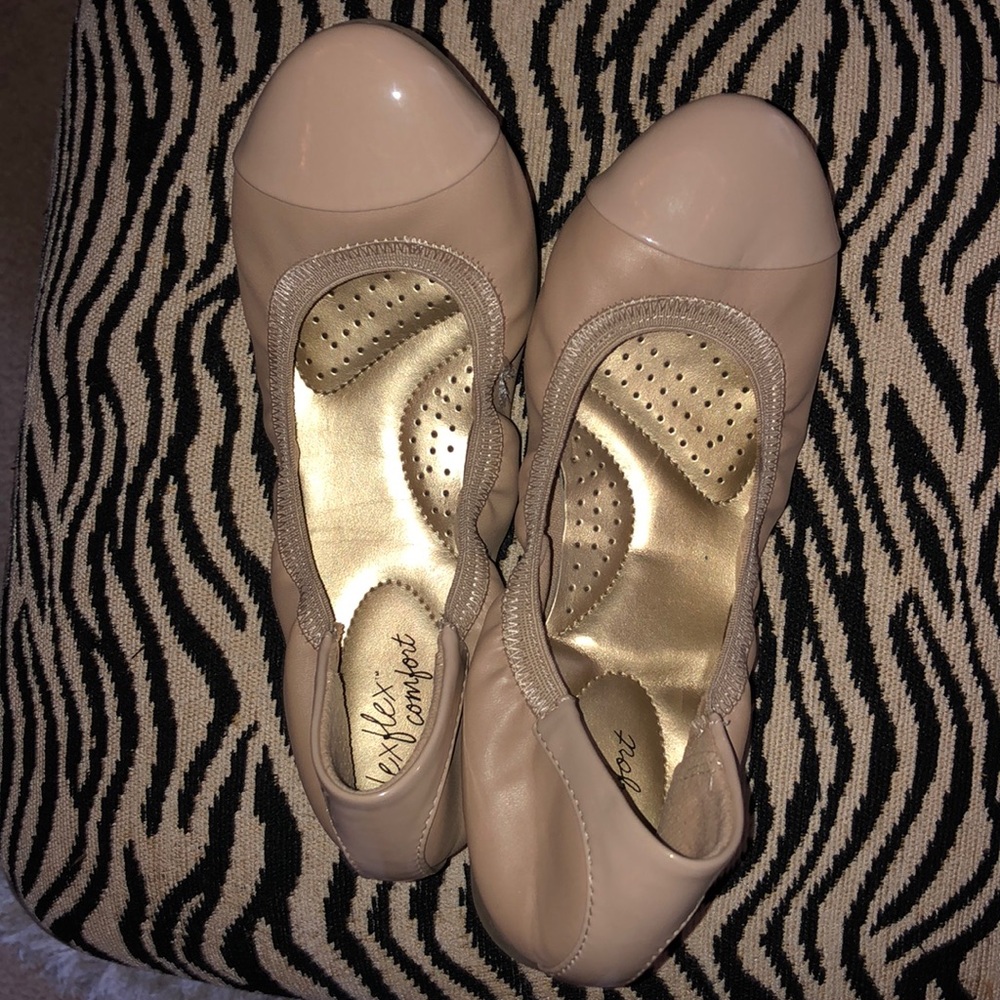 Nude flats